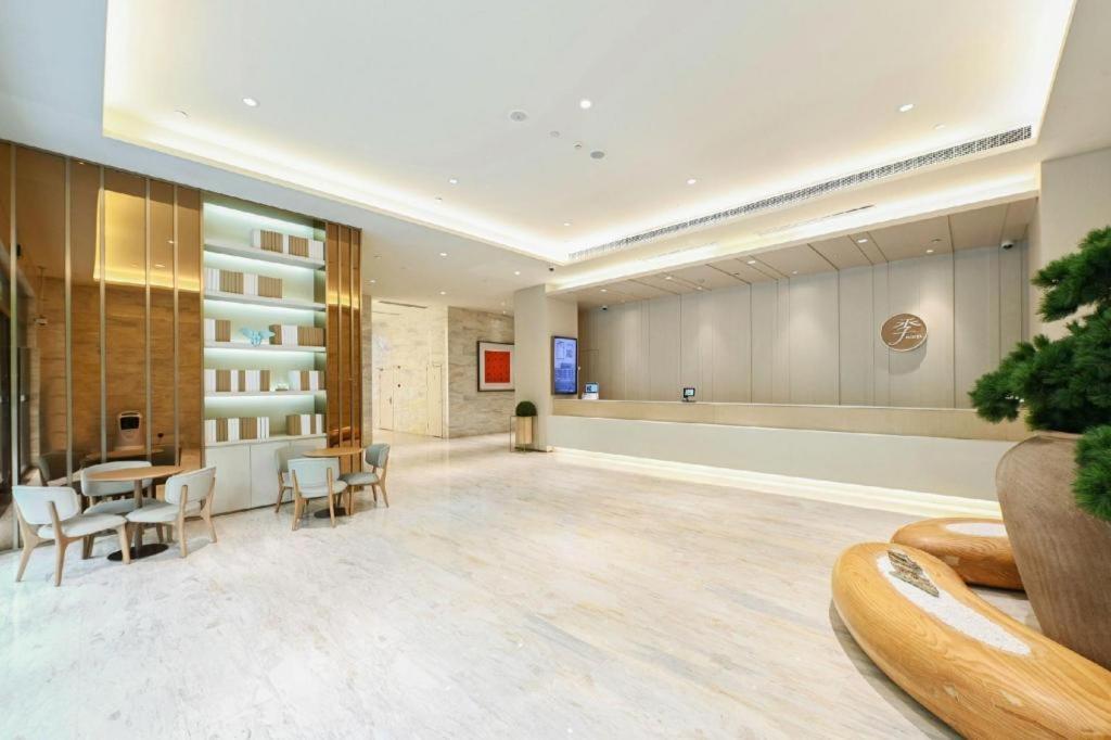 Ji Hotel Shanghai Hongqiao Yan'An XI Road Exterior photo