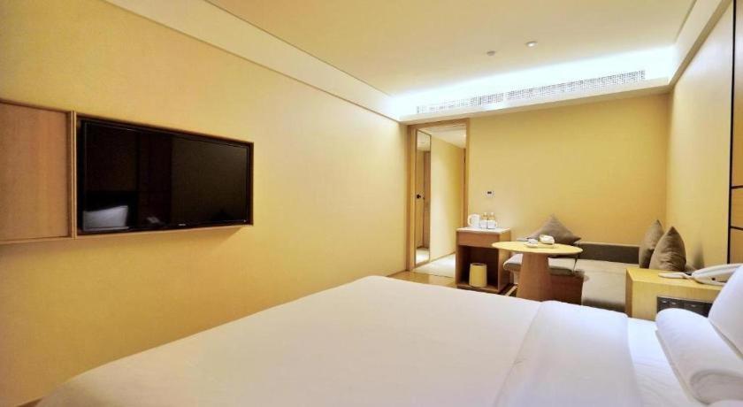 Ji Hotel Shanghai Hongqiao Yan'An XI Road Exterior photo