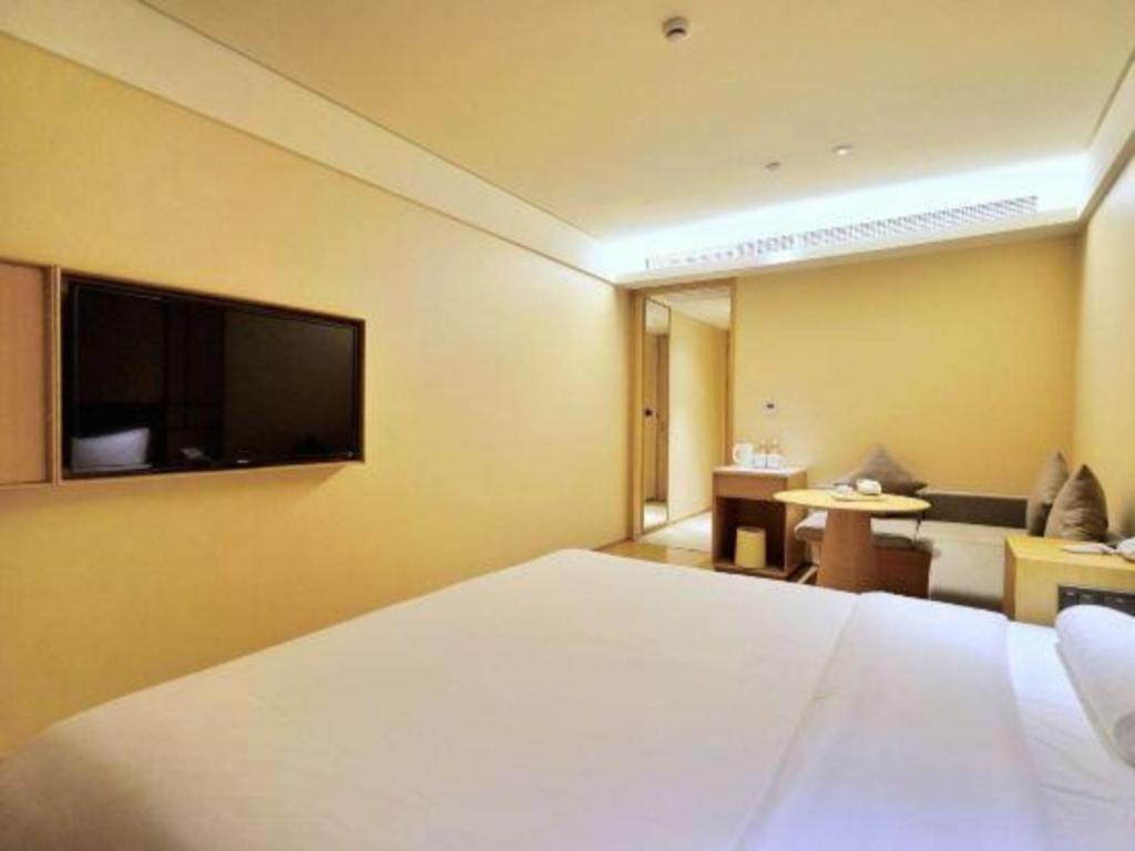 Ji Hotel Shanghai Hongqiao Yan'An XI Road Exterior photo