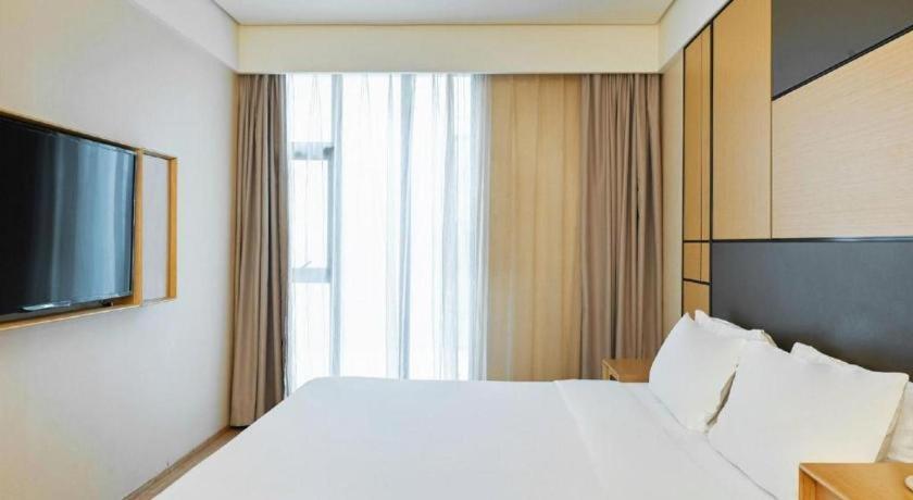 Ji Hotel Shanghai Hongqiao Yan'An XI Road Exterior photo